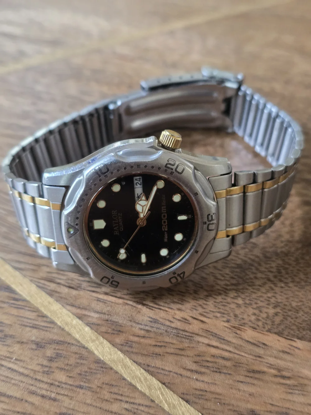 Baylor Japan Movement 200mm Water Resist Two-Tone Black Dial Quartz Dive Watch